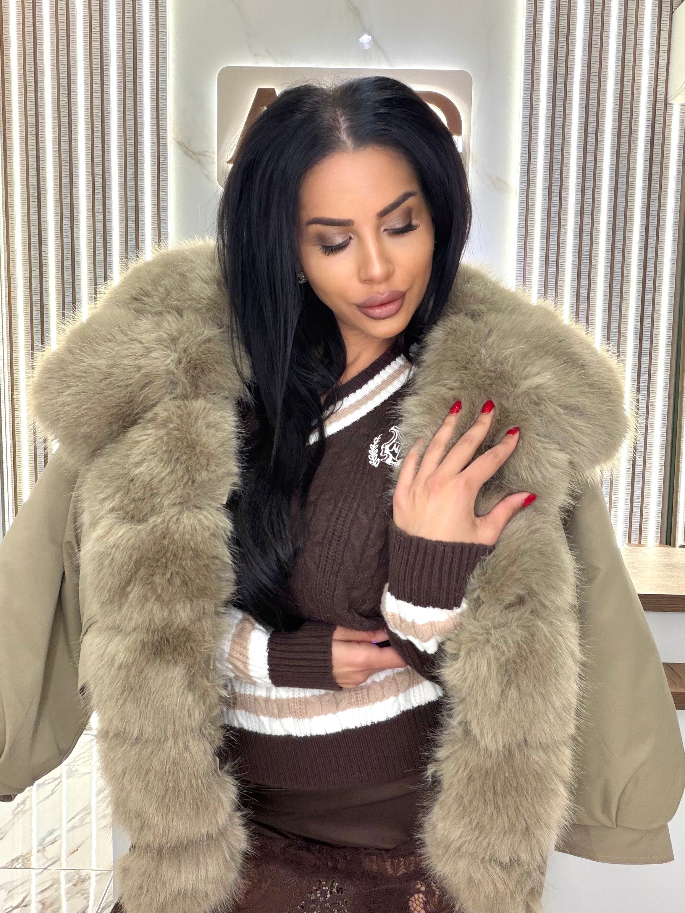 Яке с пух "BEIGE LUXURY"