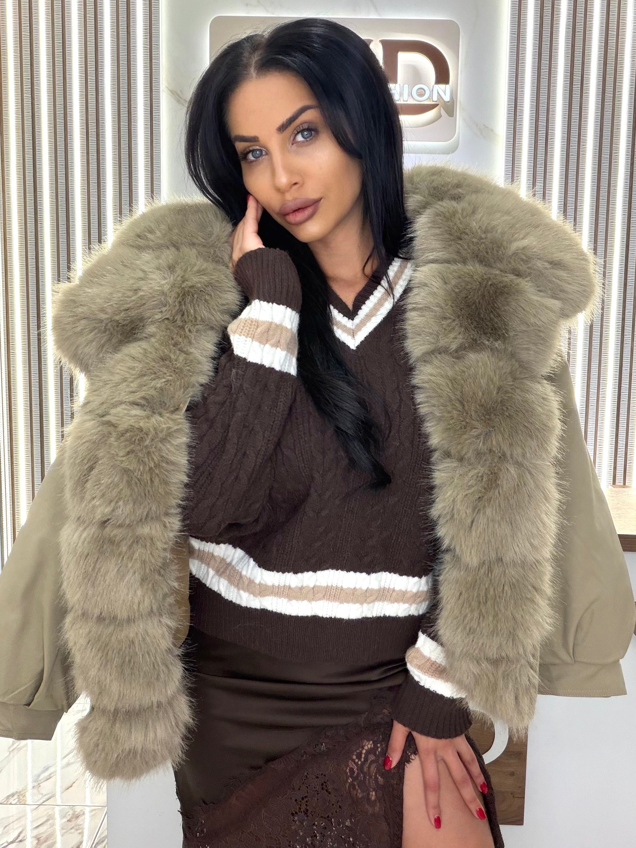 Яке с пух "BEIGE LUXURY"