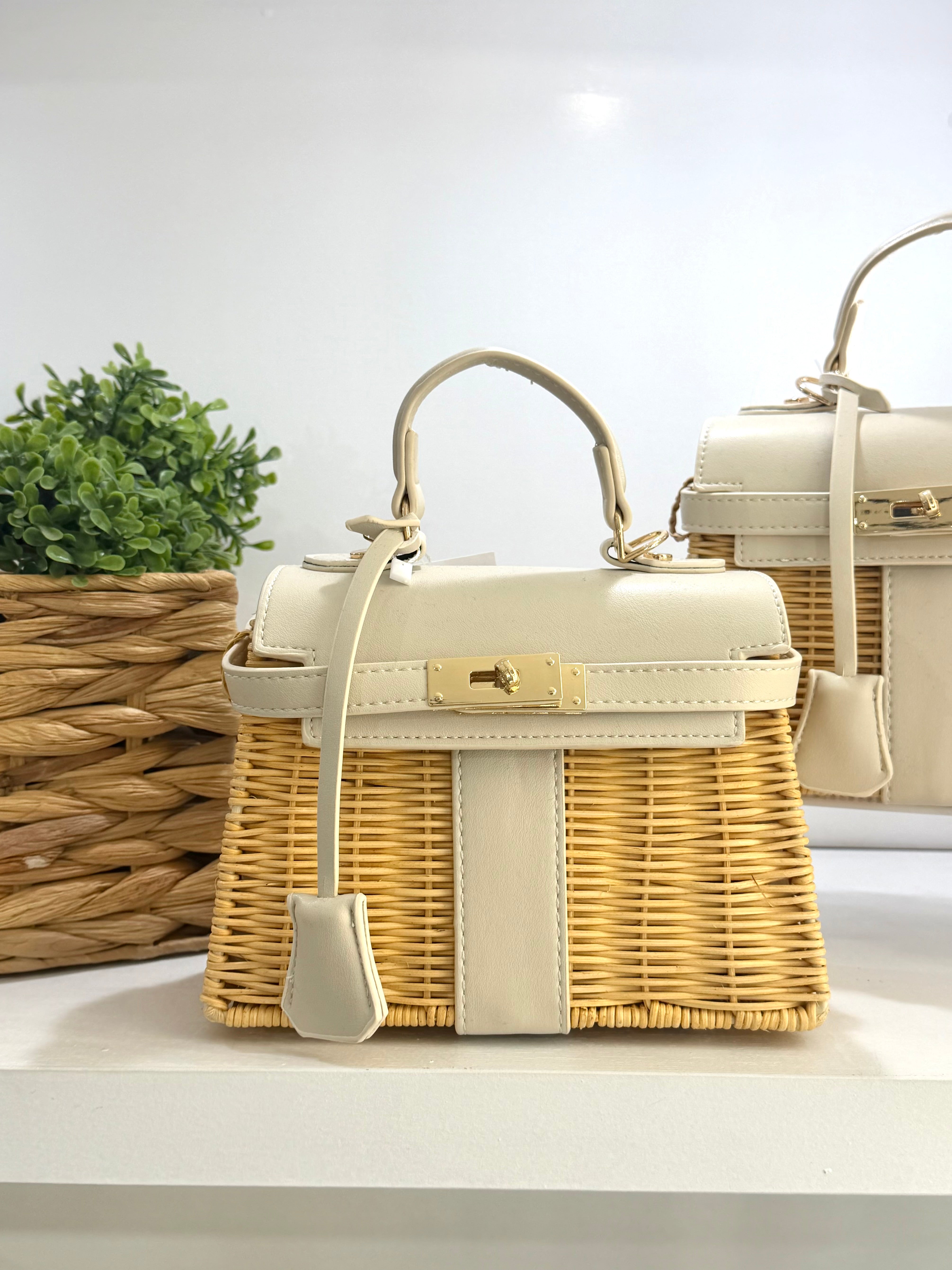 Дамска чанта " Exotic beige"