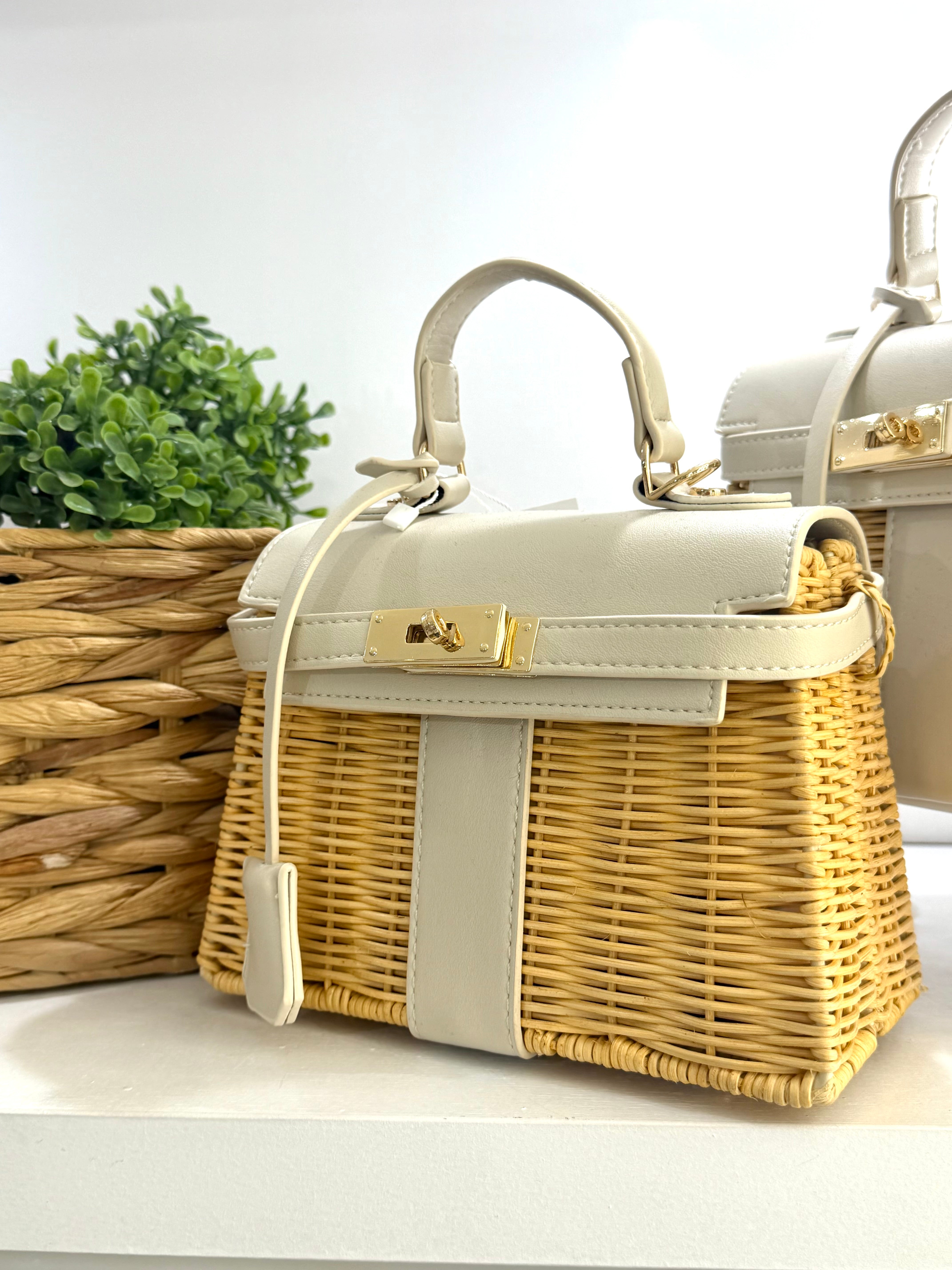 Дамска чанта " Exotic beige"