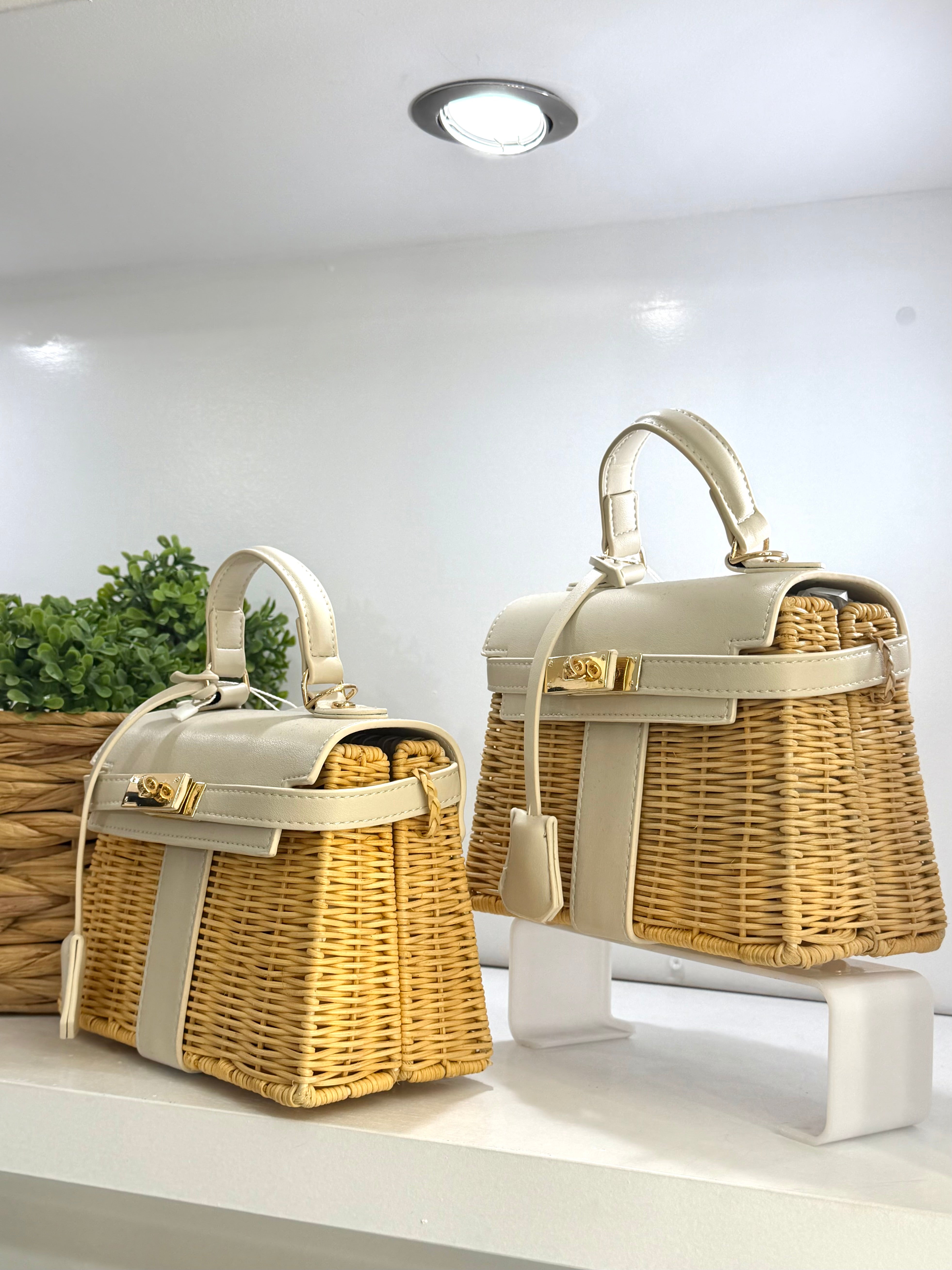 Дамска чанта " Exotic beige"