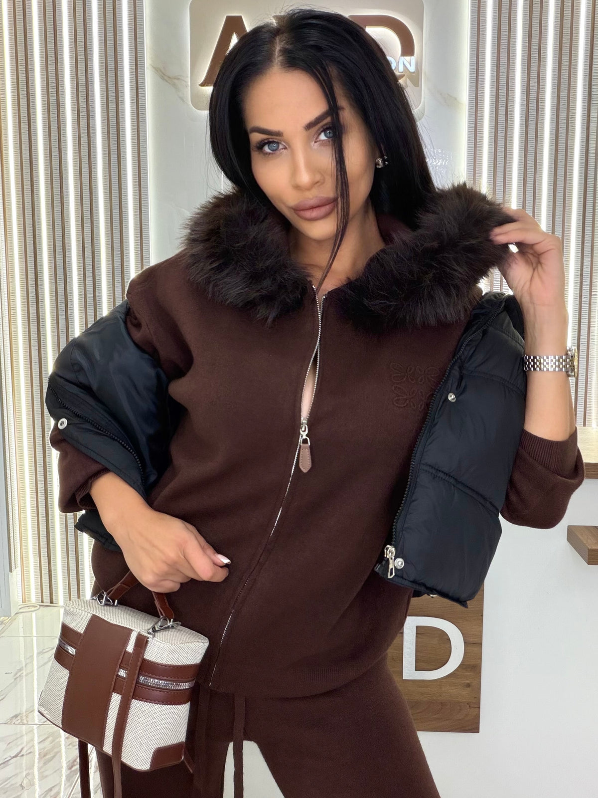 Комплект "LOWE FLUFFY BROWN"