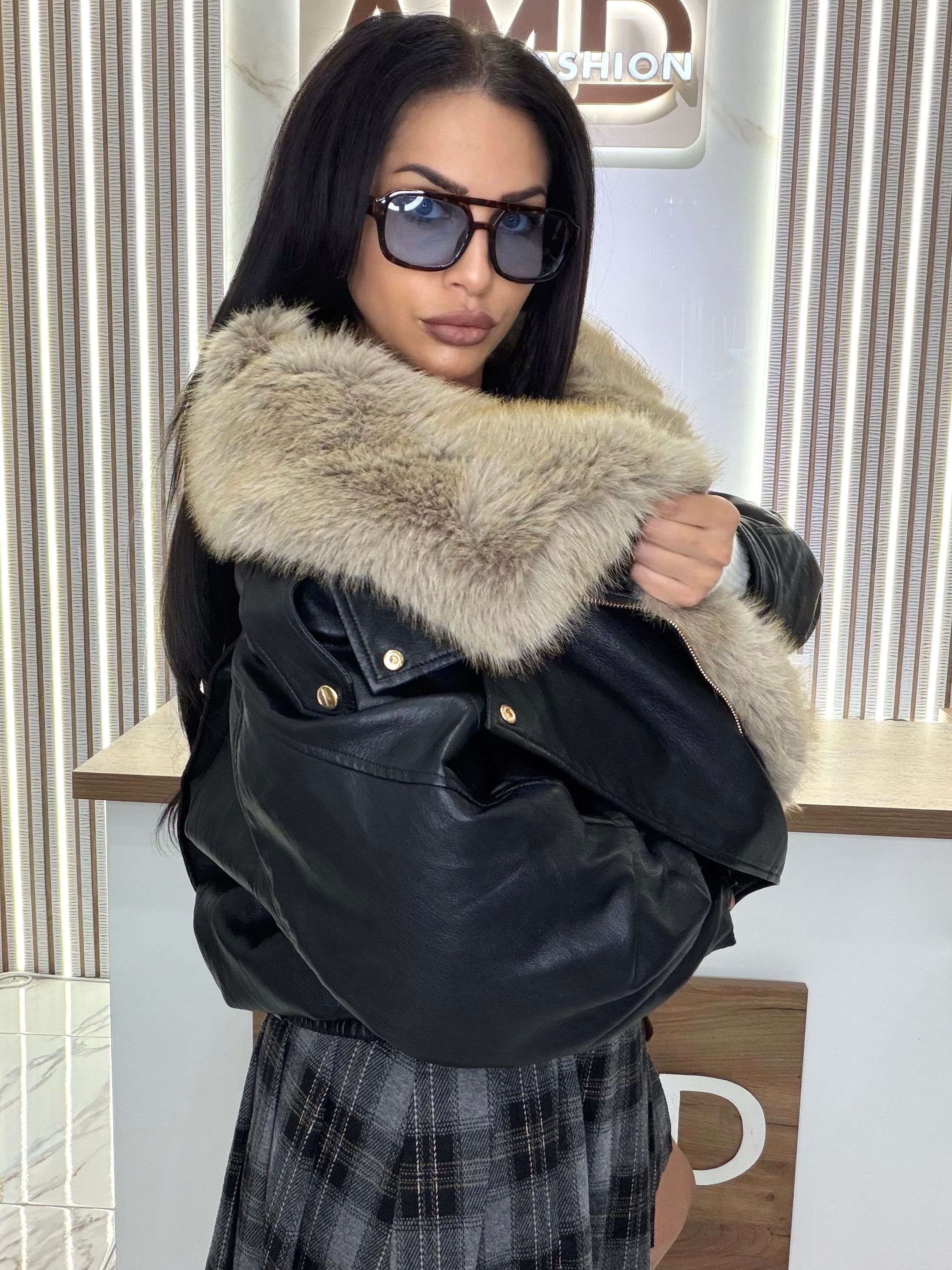 Яке "JACKET BLACK ICONIC"