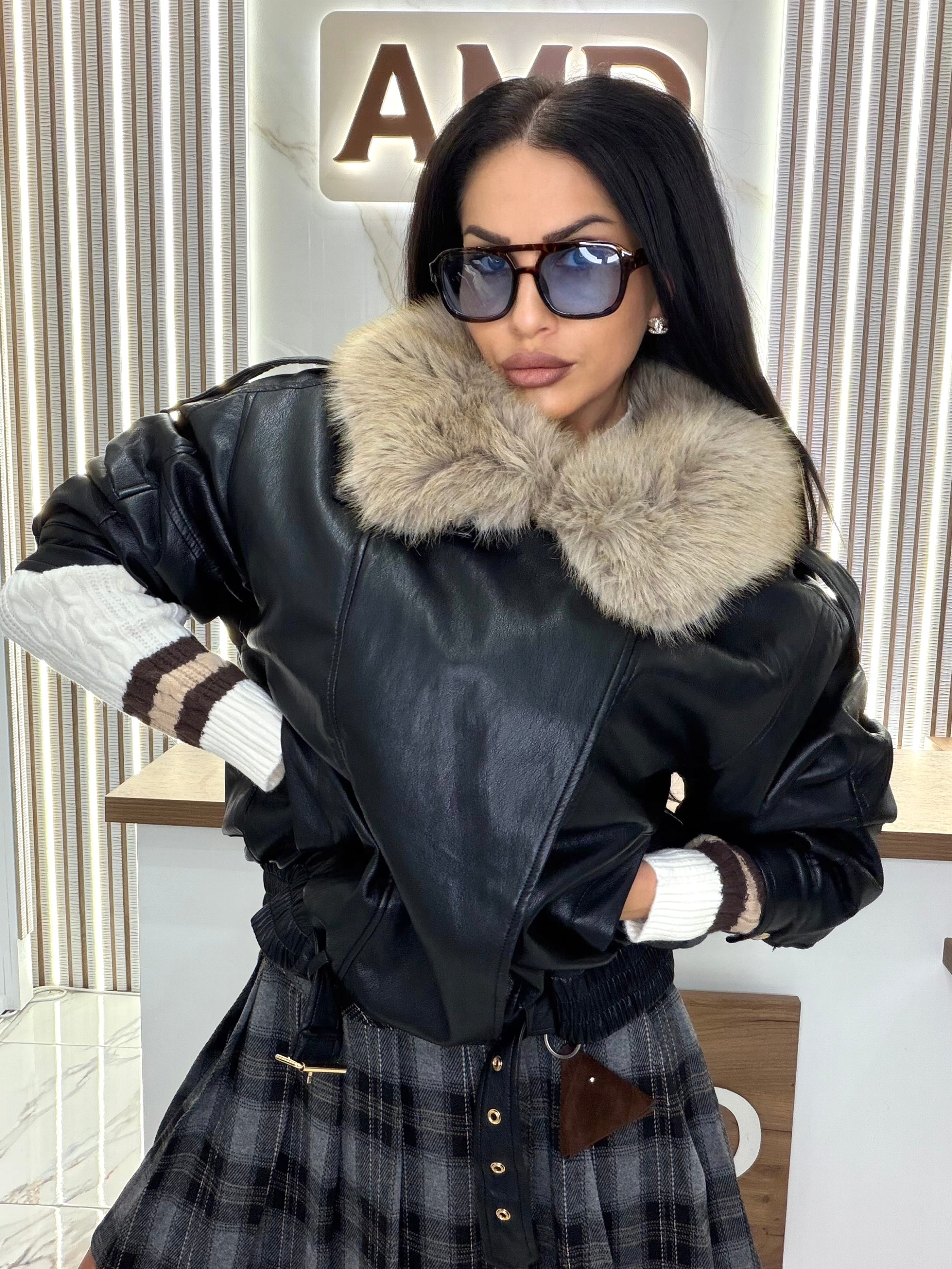 Яке "JACKET BLACK ICONIC"