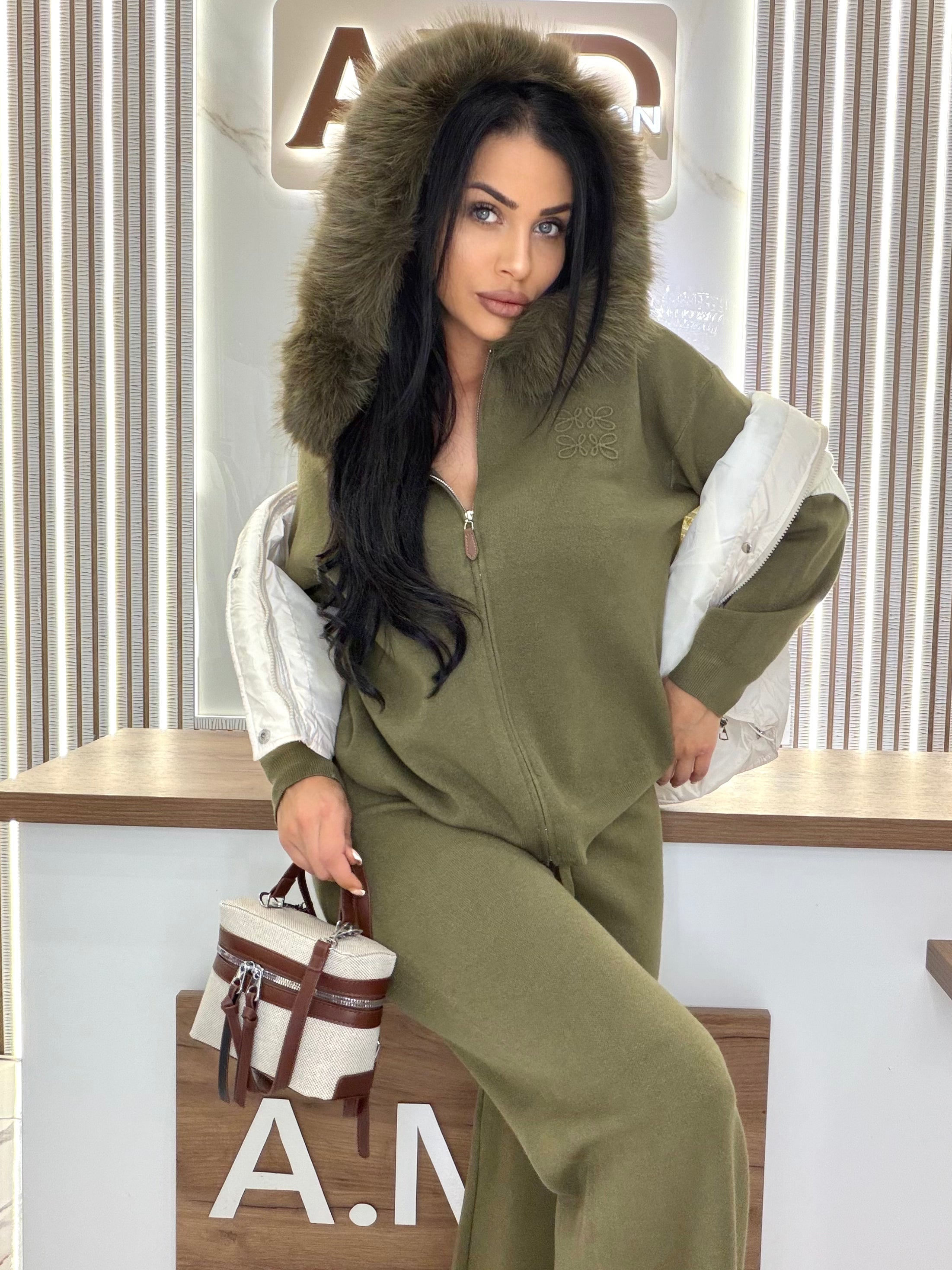Комплект "LOWE FLUFFY GREEN"