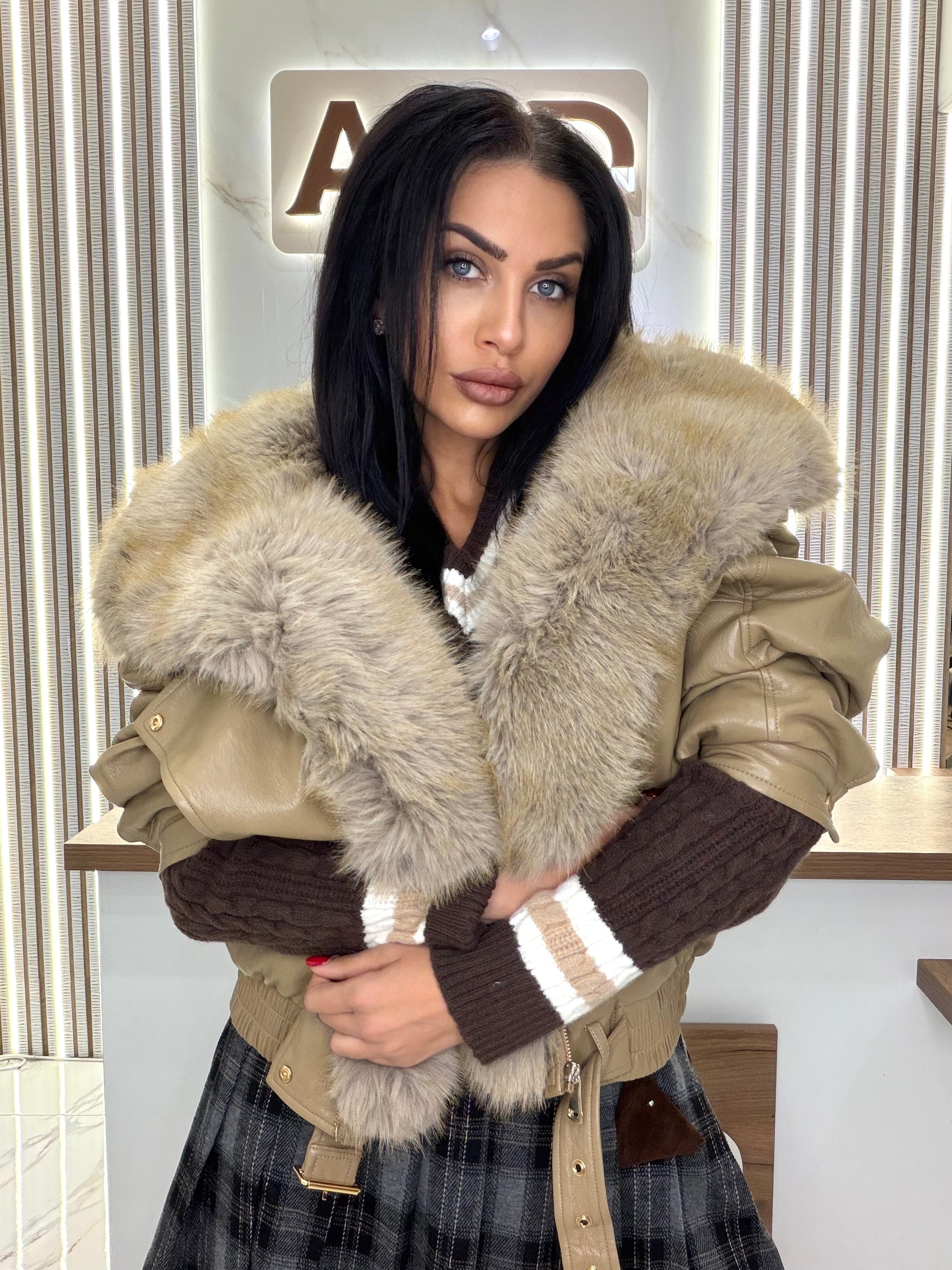 Яке "JACKET CREAM ICONIC"