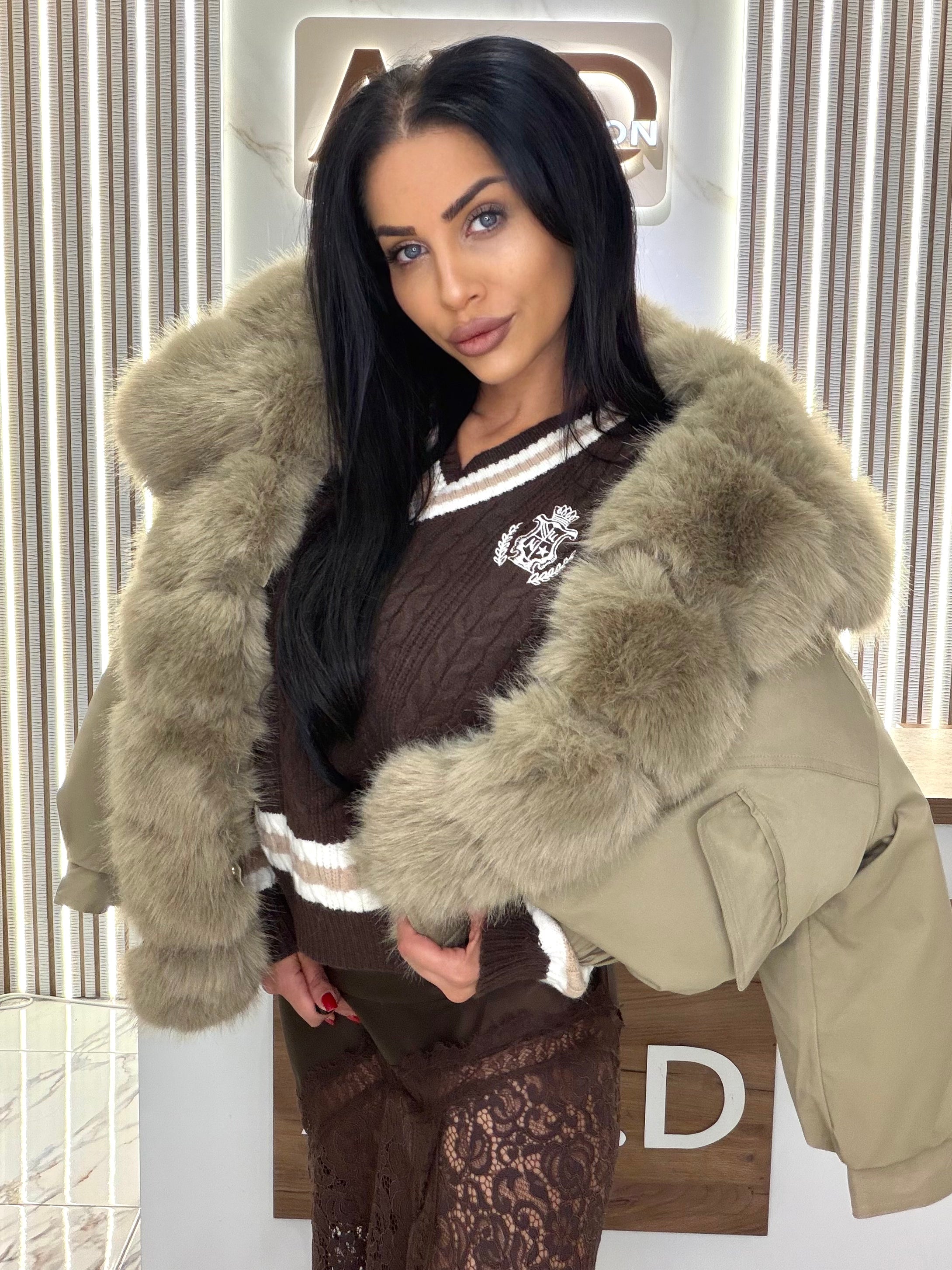 Яке с пух "BEIGE LUXURY"