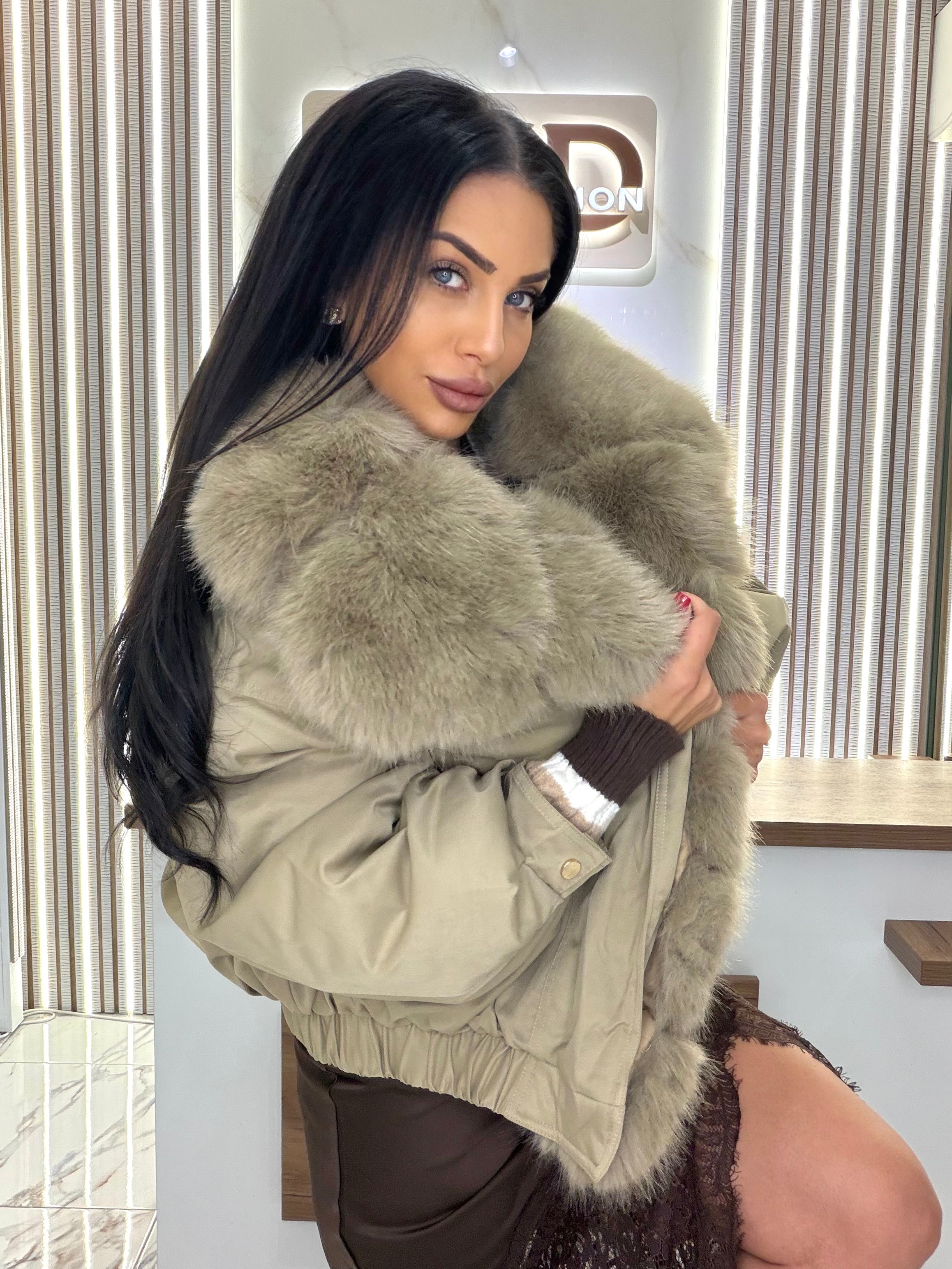 Яке с пух "BEIGE LUXURY"