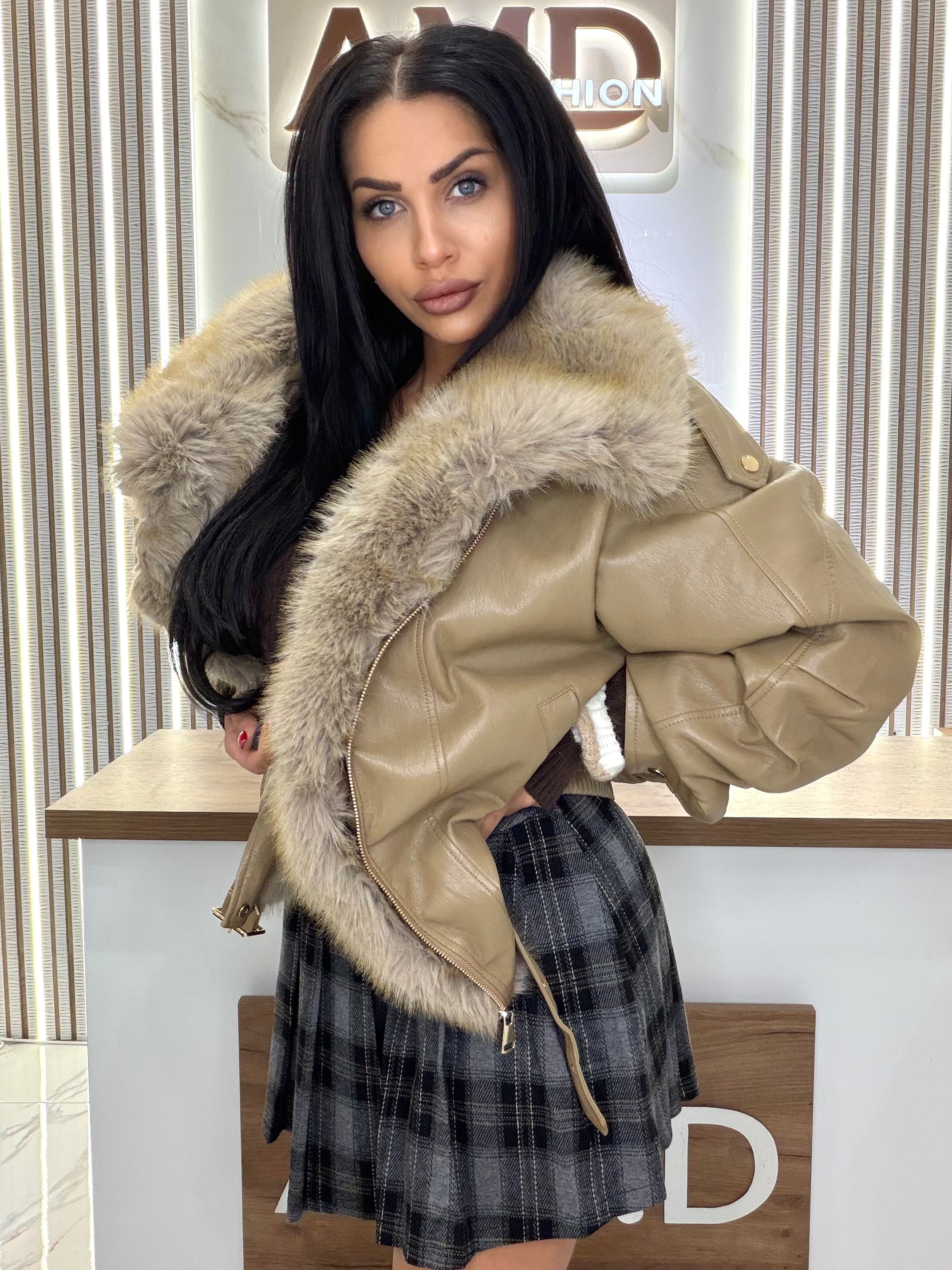 Яке "JACKET CREAM ICONIC"
