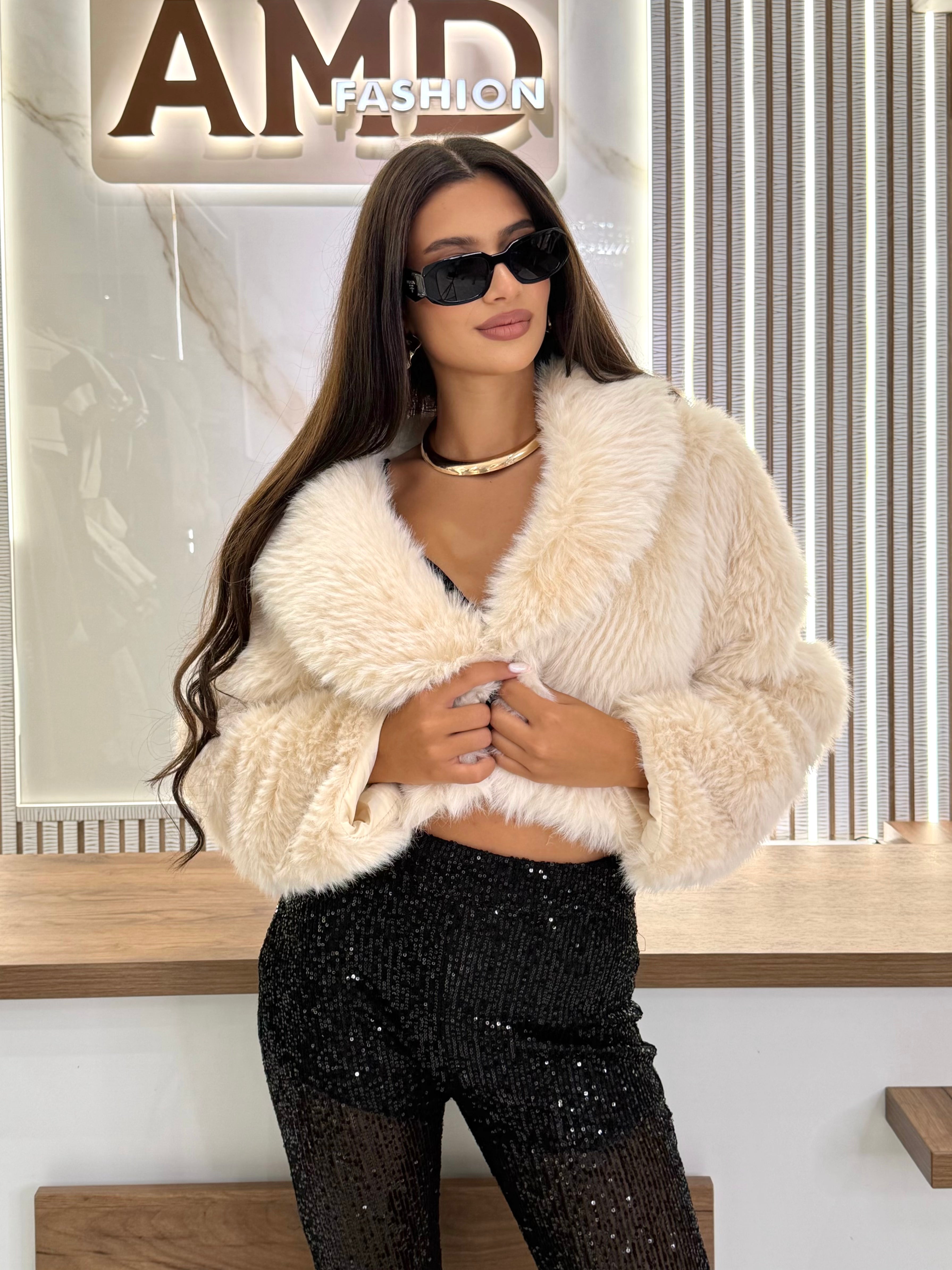 Късо палто "BEIGE ÉLÉGANCE"